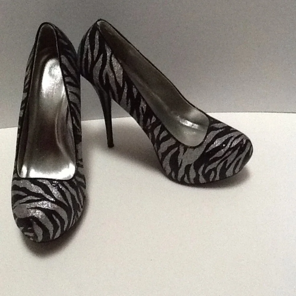 Charlotte Russe Silver Black Zebra‎ Platfor…